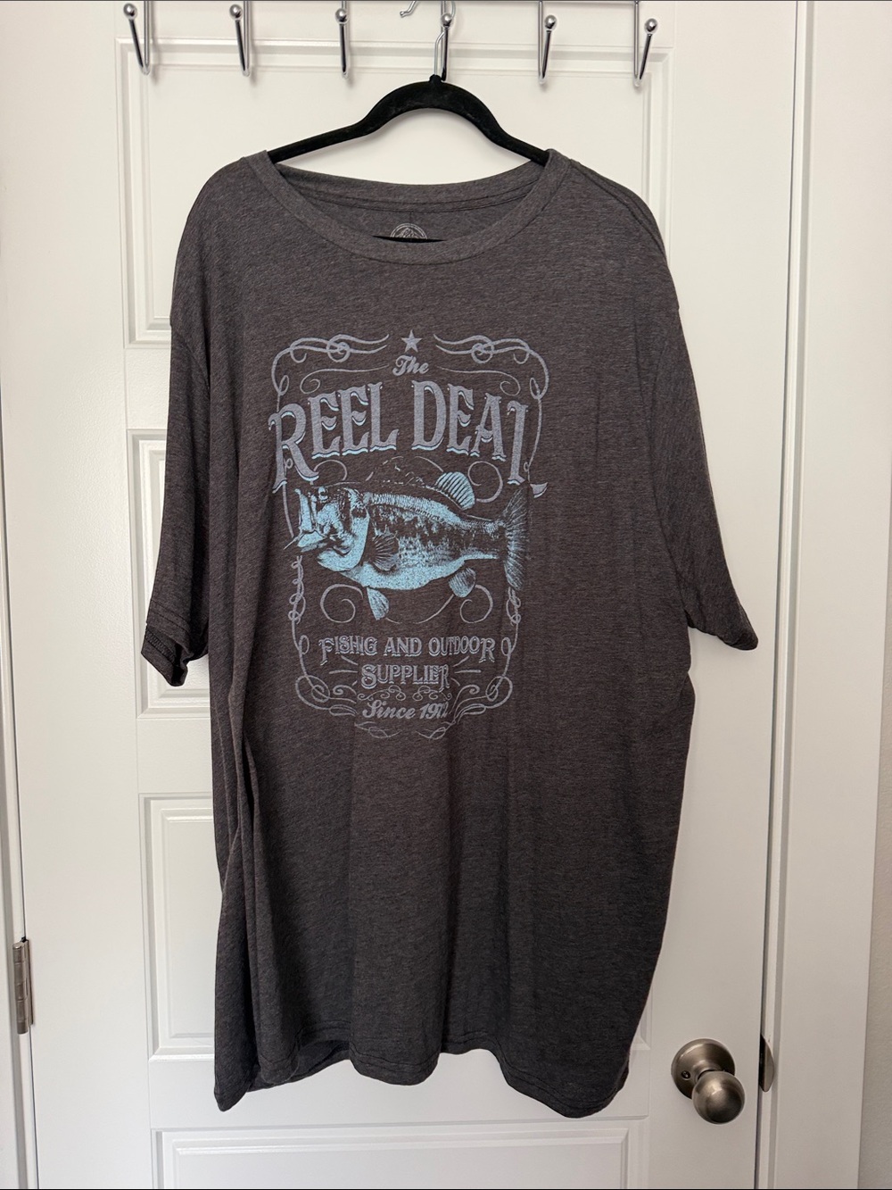 Men's Charcoal Short-Sleeve Graphic Tee with Light Blue Fish Print